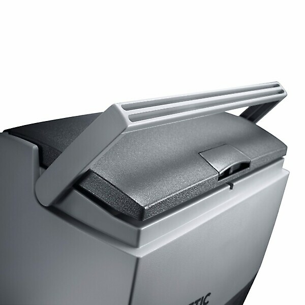COOLFREEZE CDF18 COMPRESSOR DOOR FRIDGE - Image 4