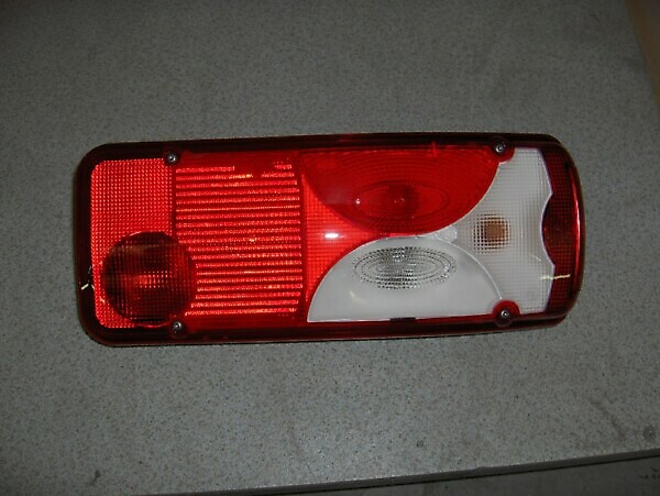 LC8 RIGHT REAR LIGHT