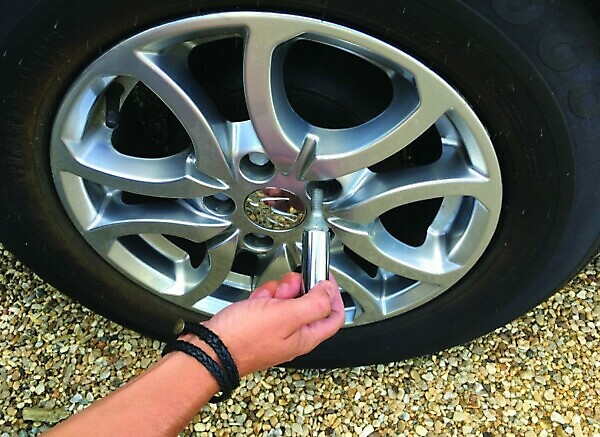 MILENCO SECURE GOLD WHEEL LOCKING - Image 3