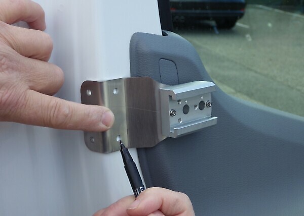 IMC FORD CABIN DOOR LOCK WITH KEY - Image 4