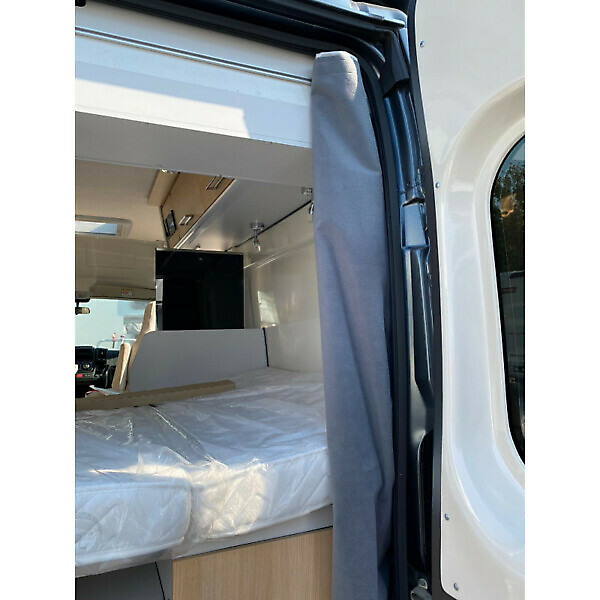 REAR THERMAL CURTAIN FOR DOORS - Image 2