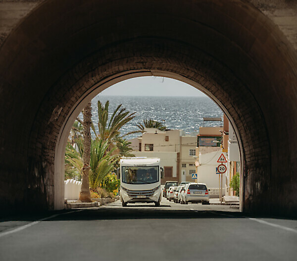 TOMTOM GO CAMPER MAX 2 GENERATION NAVIGATOR - Image 4
