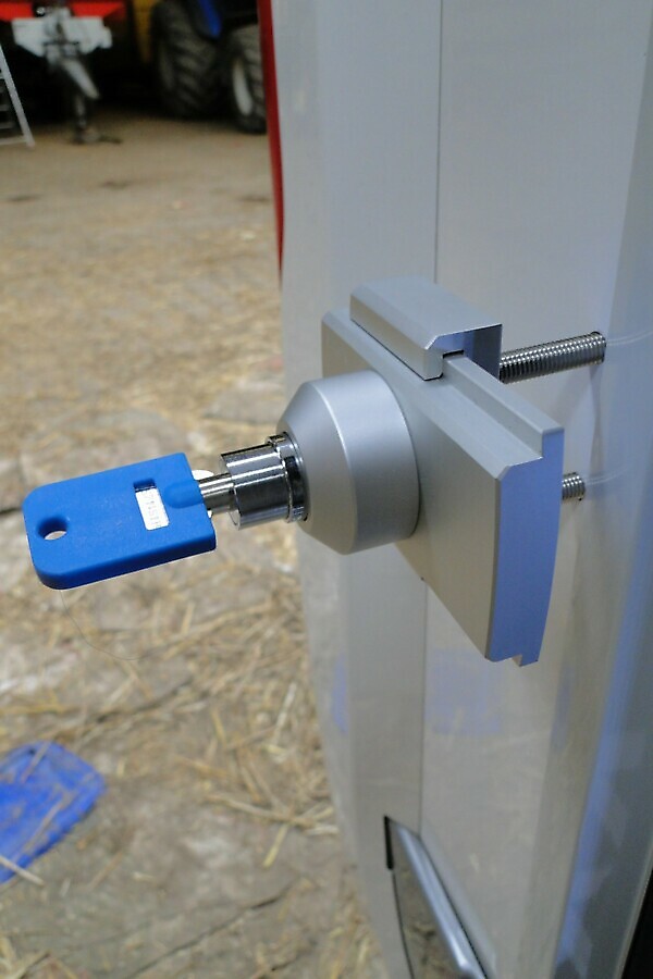 IMC LOCK GARAGE MODEL - Image 2