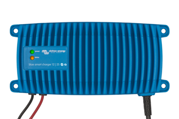 VICTRON BLUESMART IP67 12/25 BATTERY CHARGER